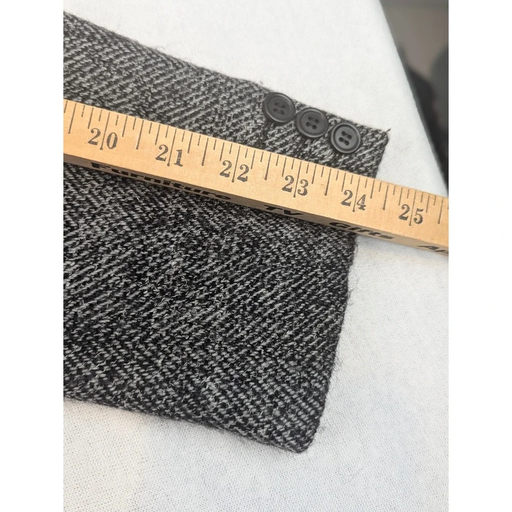 VTG San Remo Barneys NY Mens Grey Herringbone Wool Blazer Sport Coat Italy 40L